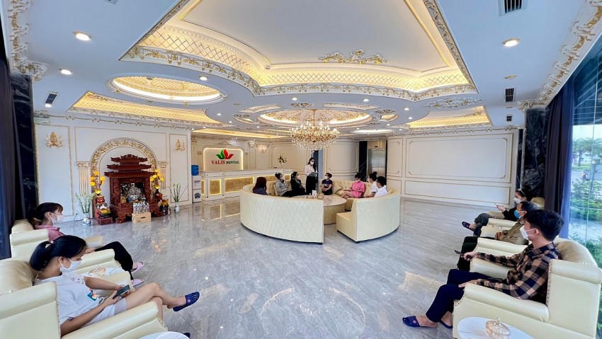 Khi đến với Valis Luxury, khách hàng có thể yên tâm được chăm sóc, điều trị bằng các phương án tốt nhất, dịch vụ hàng đầu hiện nay.