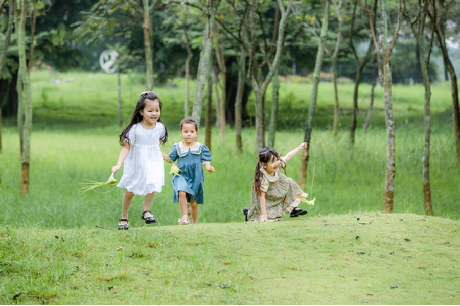 Mỗi ngày trẻ chơi trong KĐT Ecopark là một ngày đi picnic, khám phá