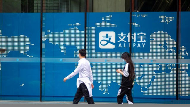 Có thể Alipay chỉ mãi quen thuộc với người Trung Quốc; nhưng thương vụ IPO khổng lồ sắp tới trên sàn Thượng Hải, Hong Kong chắc chắn sẽ mở ra những cánh cửa mới cho người khổng lồ kín tiếng của Trung Quốc.