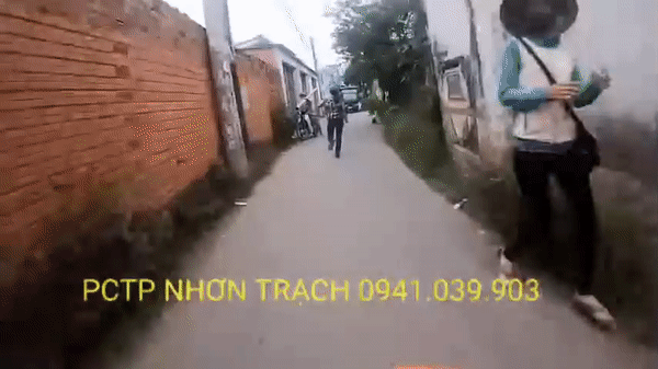 Clip: Gay cấn cảnh tên trộm gây tai nạn, bỏ chạy thục mạng khi bị truy đuổi Ảnh 4