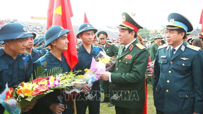 Đại tướng Lương Cường, Chủ nhiệm Tổng cục Chính trị Quân đội nhân dân Việt Nam động viên thanh niên huyện Đan Phượng trước khi lên đường nhập ngũ.