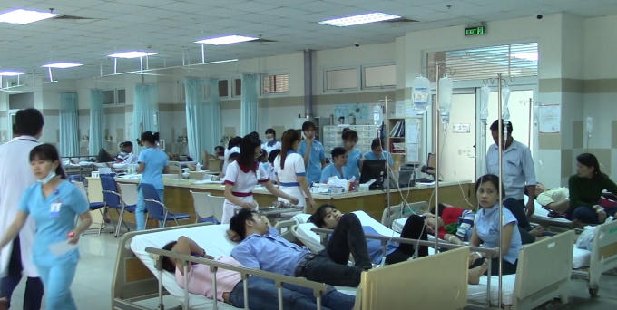 Hàng trăm công nhân đã nhập viện sau bữa ăn trưa.