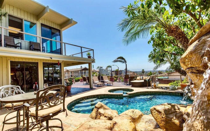 Hoa Hậu Hoàng Hải My tổ chức tiệc ra mắt CD & DVD tại biệt thự mặt tiền biển triệu đô ở Mỹ