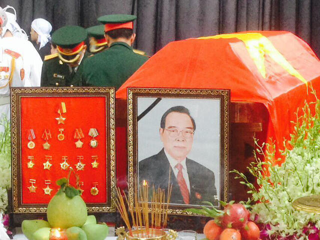 Được biết, tang lễ sẽ được tổ chức tại tư gia cho đến hết thứ 2 tuần sau