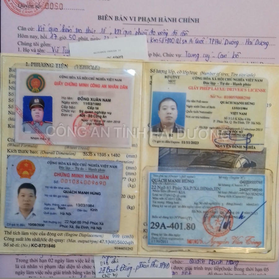 Giấy CMND làm giả mang tên Đồng Xuân Nam và giấy tờ cá nhân của đối tượng Hùng.