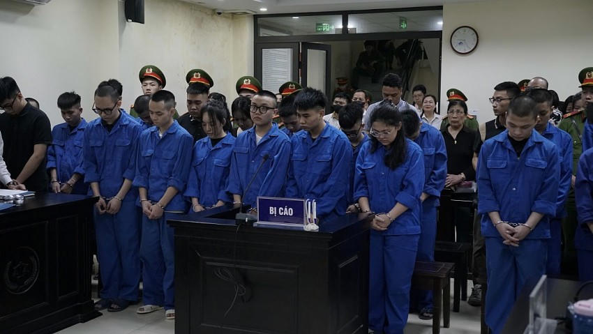 Hình ảnh các bị cáo trong phiên toà.