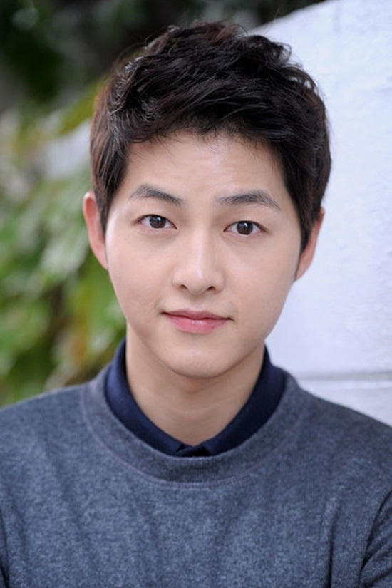 Song Joong Ki khởi nghiệp diễn xuất năm 2008 trong phim điện ảnh A Frozen Flower.