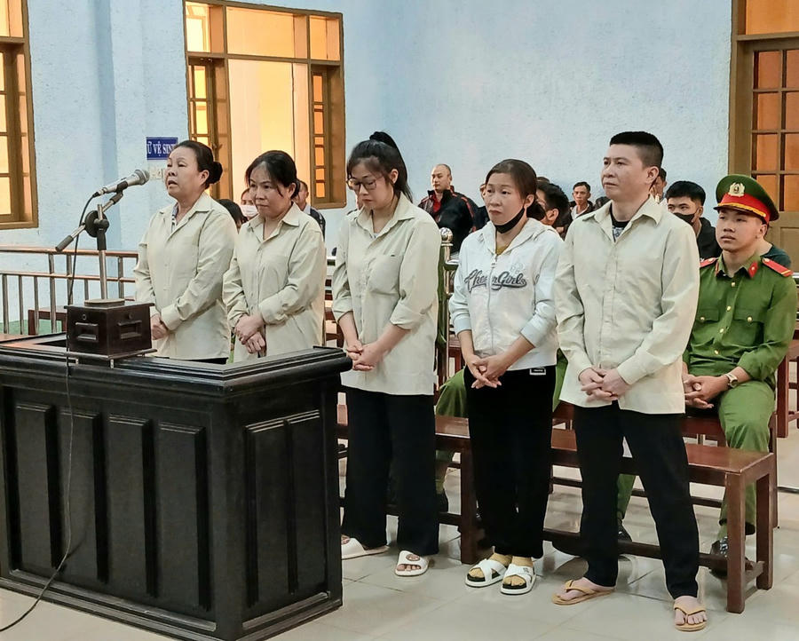 Các bị cáo tại phiên tòa xét xử sơ thẩm