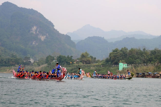 Thành tích được tính bằng thời gian. Ban tổ chức chia làm 4 lượt đấu, mỗi lượt sẽ có 3 đến 4 đội tranh tài.