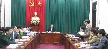 Buổi họp rà soát công tác chuẩn bị cho tuần lễ ATVSLĐ, PCCN diễn ra tại Hưng Yên (ảnh L.T).