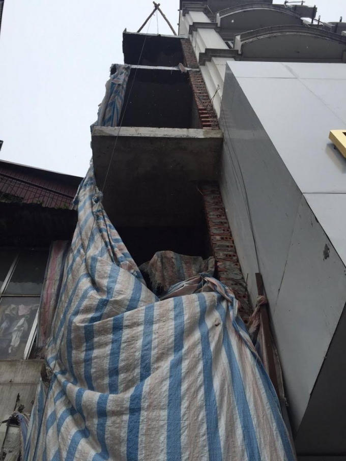 Giấy phép là cải tạo sửa chữa nhưng đã được chủ đầu tư xây mới hoàn toàn.