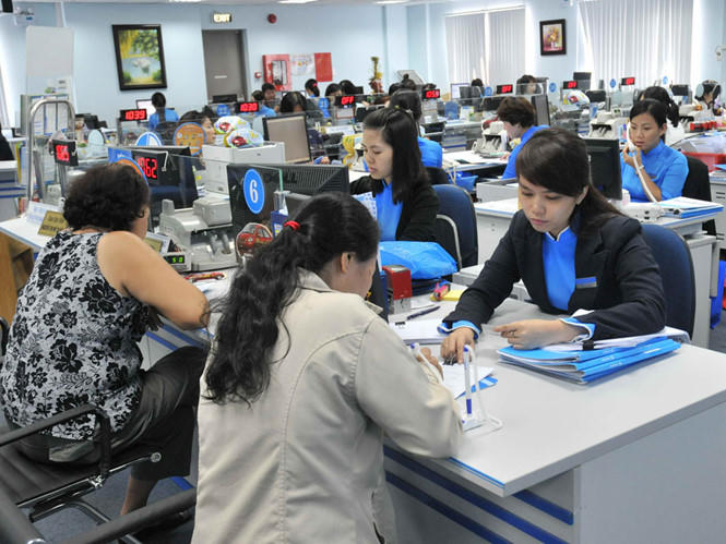 Rắc rối quanh vụ mất tiền khiến vốn hóa ngân hàng Eximbank giảm mạnh. (Nguồn: Thanh Niên)