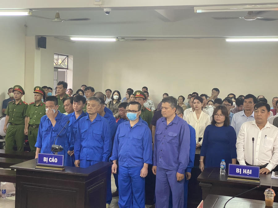 H1 Cac bi cao tai phien toa sang nay