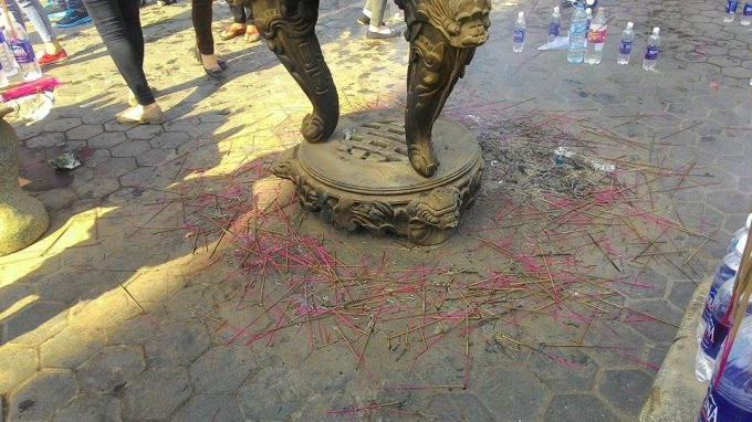 Que hương đã vương vãi khắp xung quanh.