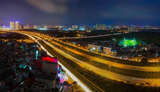 Thênh thang trên "Đại lộ Thăng Long" của Lê Ngọc Huy.