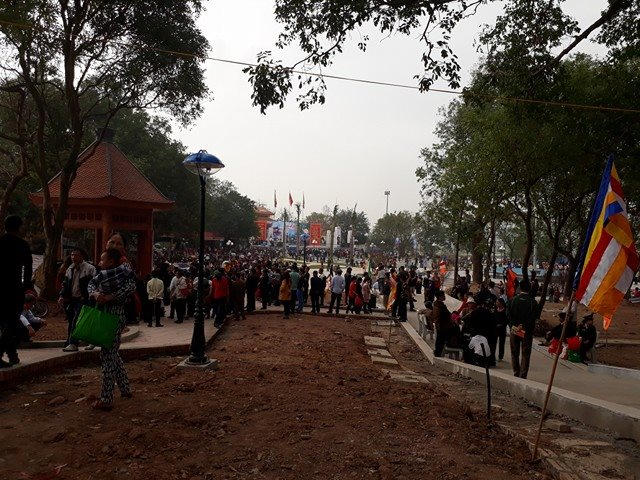 Nhiều hạng mục công trình còn dang dở.