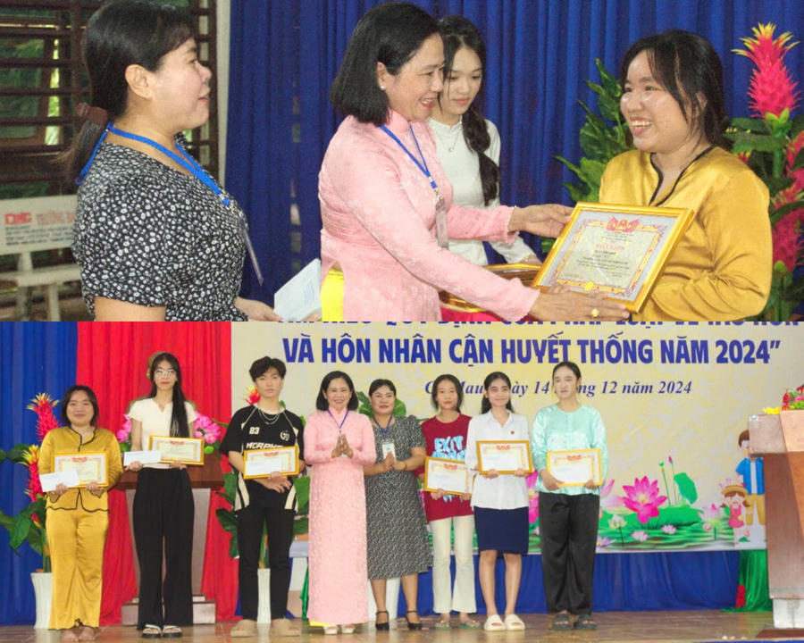 Ban tổ chức trao giải tập thể cho các đội đạt giải Nhất, Nhì và Ba và giải Khuyến khích (từ trái sang).