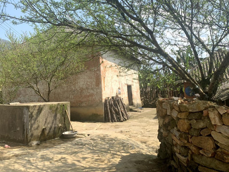 Nhà tường trình bằng đất của dân tộc Hà Nhì đen 