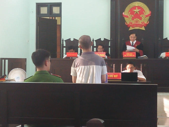 Bị cáo đã lừa gần 4 tỷ của các nạn nhân nhẹ dạ cả tin.