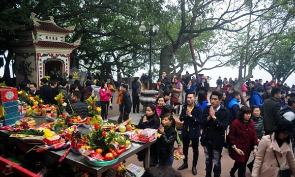 Không đặt mã, đốt nến tại ban thờ