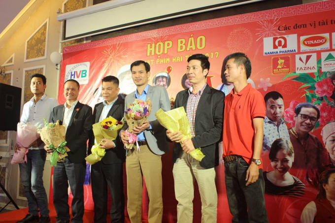 Đạo diễn Phạm Nguyên Bắc cùng bạn bè.