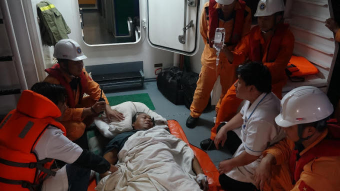 Thuyền viên người Phillipines bị đột quỵ, liệt nửa người.