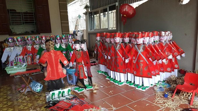 Những hình nộm, mô hình vàng mã được làm chủ yếu từ nan vầu, nứa,...