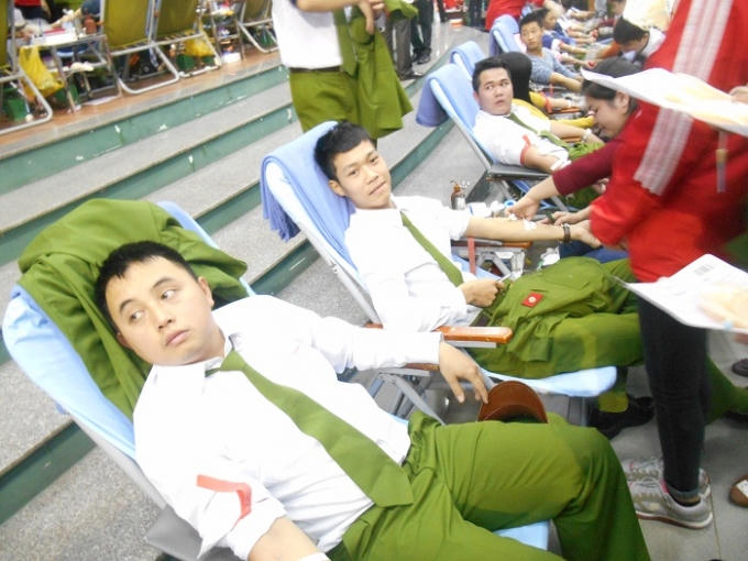 H&agrave;ng trăm chiến sĩ c&ocirc;ng an