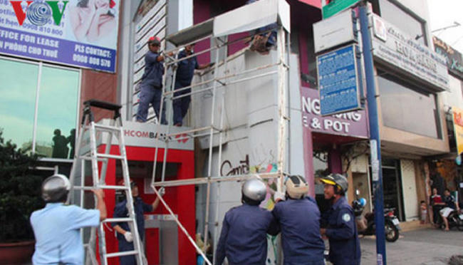 Công trình xây dựng vi phạm tại quận 1, TP.HCM bị dỡ bỏ. (Ảnh: VOV)