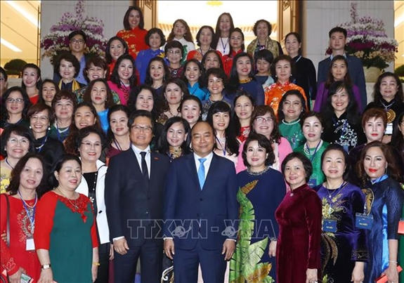 Thủ tướng cho biết sẽ tiếp tục tổ chức các cuộc làm việc để nghe thêm các ý kiến về văn kiện mà Tiểu ban Kinh tế - Xã hội đang xây dựng. 