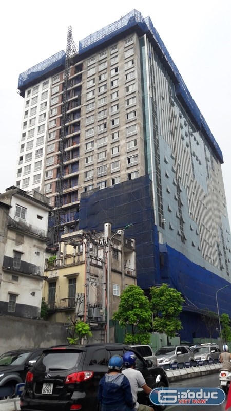 Ẩn họa từ tòa nhà Lê Trực. Ảnh GDVN.