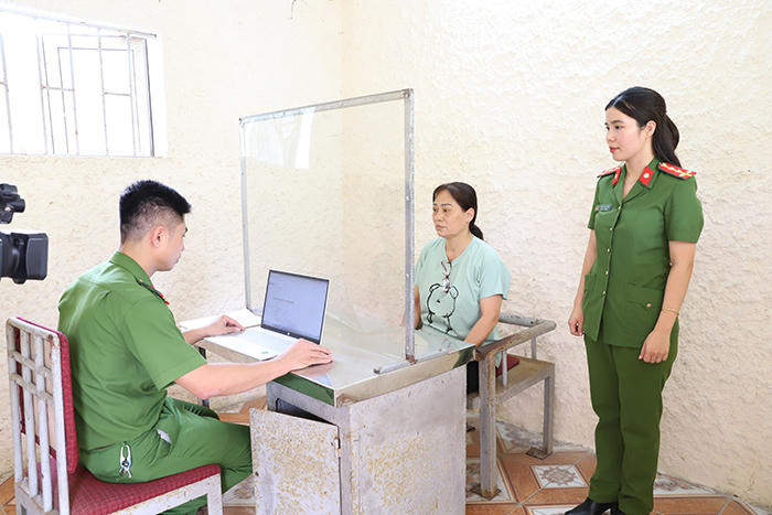 Đối tượng Dung tại cơ quan điều tra.