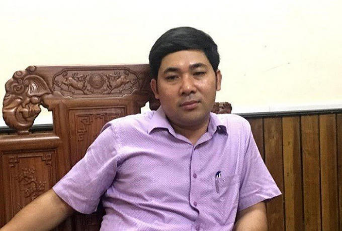 Ông Lê Văn Tuyên, nguyên GĐ BQL DA huyện Hà Trung bị tòa tuyên 30 tháng tù giam vì tội lợi dụng chức vụ quyền hạn chiếm đoạt tài sản.