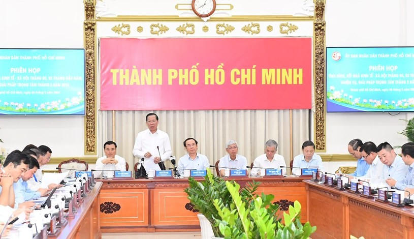 Chủ tịch UBND TP.HCM Phan Văn Mãi chủ trì phiên họp