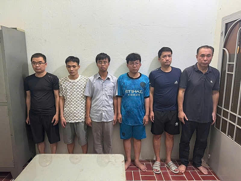Một số nghi can liên quan đến hoạt động đánh bạc (CACC).