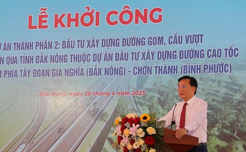 Ông Hồ Văn Mười, Chủ tịch UBND tỉnh Đắk Nông phát biểu tại lễ khởi công.