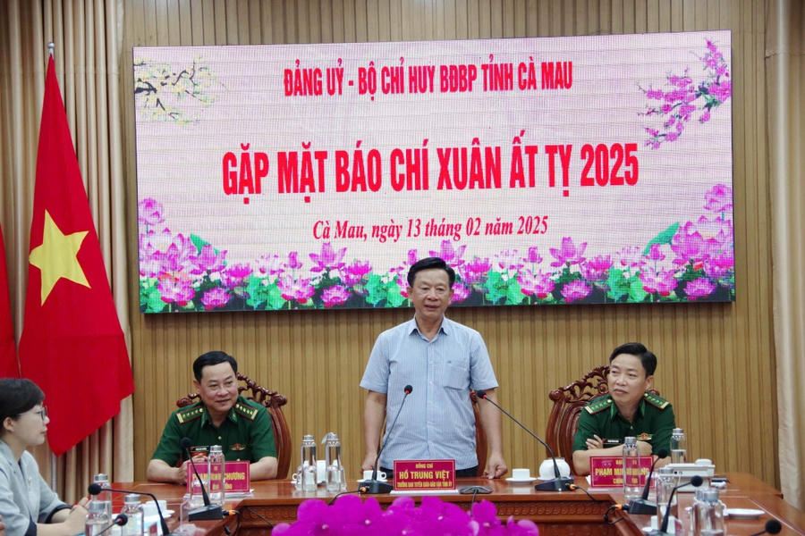 Ông Hồ Trung Việt - Ủy viên Ban Thường vụ Tỉnh ủy, Trưởng Ban Tuyên giáo – Dân vận Tỉnh ủy Cà Mau, phát biểu tại buổi gặp mặt.