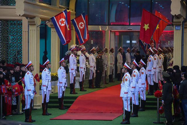 Trực tiếp - Chủ tịch Triều Tiên Kim Jong-un đã về tới khách sạn ở Hà Nội