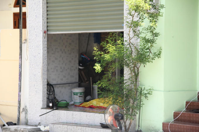 Thi thể anh T. được phát hiện chết dưới sàn nhà.
