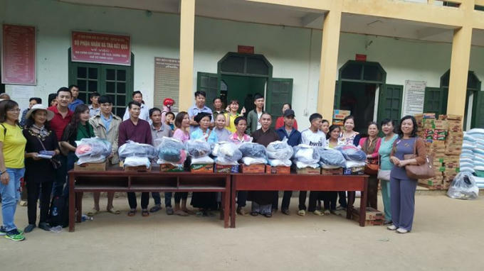 Công ty trà Sương Mai tham gia đoàn tình nguyện giúp đỡ bà con bị sạt lở đất và lũ cuốn ở Mường Chiền, tỉnh Hòa Bình năm 2018.