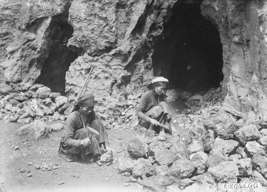 loat anh hiem ve mo chi kem khong lo o viet nam 100 nam truoc hinh anh 5