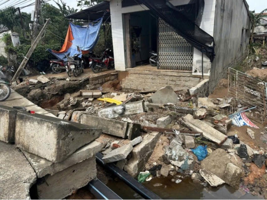 Trước 5/12, hoàn thành bố trí đất đai khu tái định cư để xây dựng lại nhà, di dời dân ra khỏi vùng nguy hiểm.