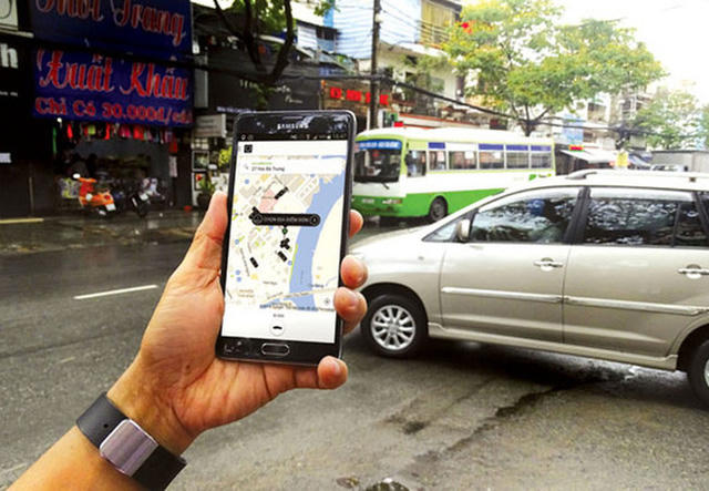 Thị trường taxi cạnh tranh hơn khi có sự gia nhập của các loại hình xe vận tải hợp đồng điện tử.