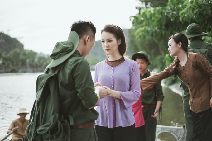 MC Hạnh Ph&uacute;c sợ chồng &Aacute; hậu Thụy V&acirc;n ghen v&igrave; cảnh diễn qu&aacute; t&igrave;nh tứ