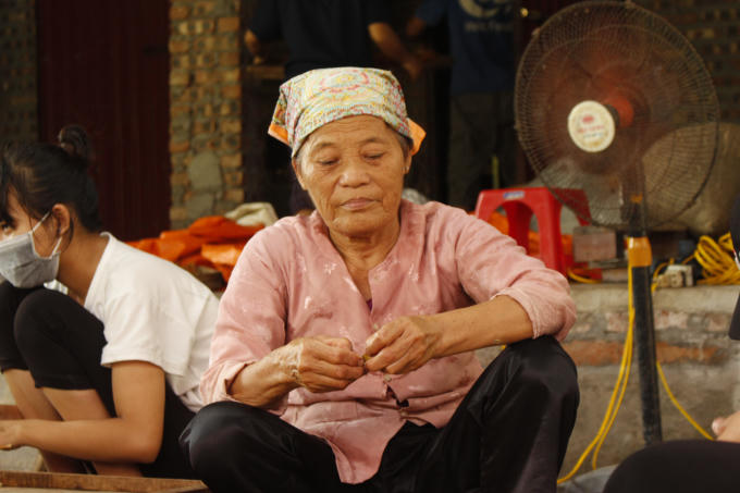 Bà Diệp mỗi ngày có thể xoáy được 15 kg nhãn.