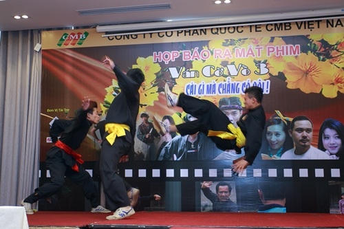Tiết mục võ thật đặc sắc trong buổi họp báo ra mắt phim.