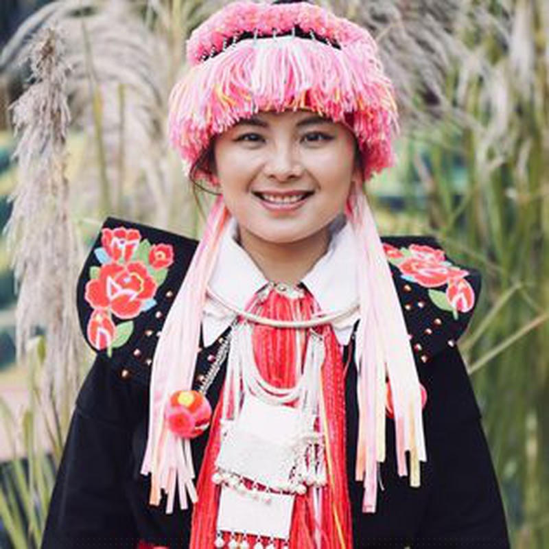 Chảo Thị Yến cô gái người Dao đầu tiên của xã vùng biên giới Việt - Trung nhận được học bổng toàn phần với trị giá hơn 50.000 USD (khoảng 1,2 tỷ đồng) từ Đại học Gottingen (Đức).