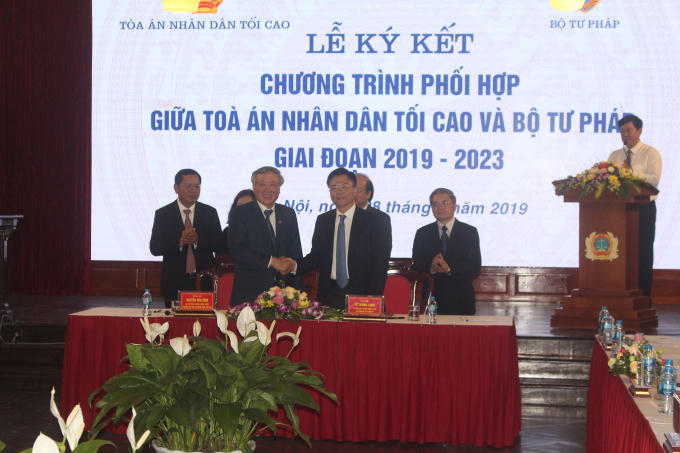 Ký kết phối hợp giữa Tòa án nhân dân tối cao và Bộ Tư pháp
