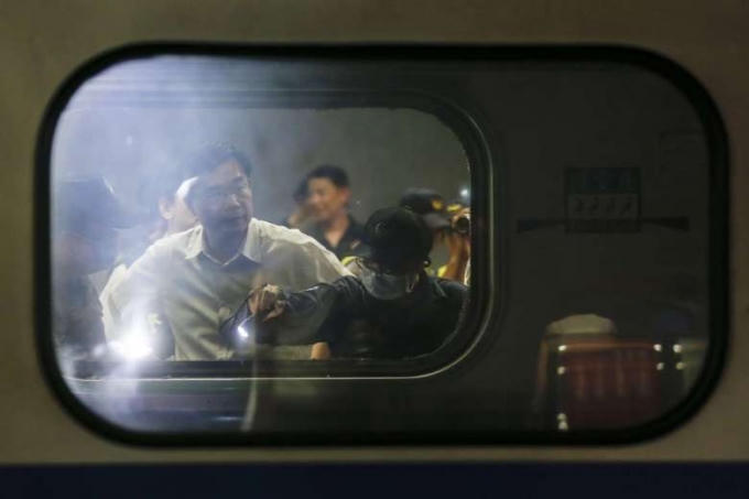 Cảnh sát đang điều tra nguyên nhân xảy ra vụ nổ.