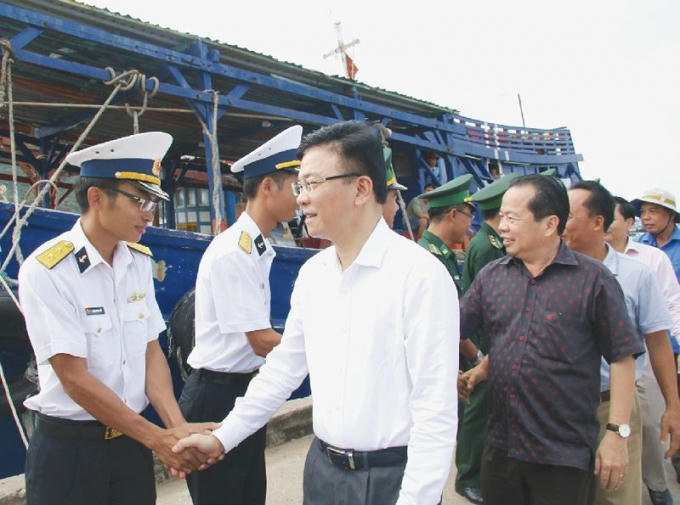 Bộ trưởng Lê Thành Long thăm lực lượng vũ trang trên địa bàn xã Thổ Châu, huyện đảo Phú Quốc, tỉnh Kiên Giang